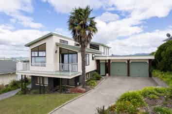 8 Harbour View Road, Onerahi
