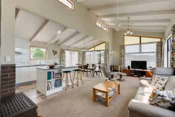 8 Harbour View Road, Onerahi