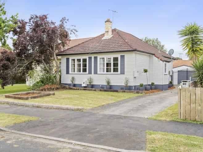 77 Jellicoe Drive, Hamilton East