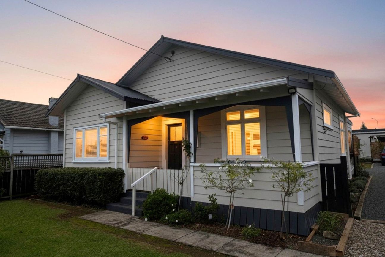 Cozy Central Bungalow - Fler
