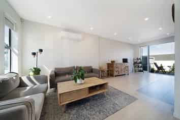 25 Whautapu Court, Avondale