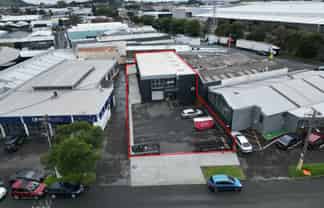 705M² UNIQUE COMMERCIAL BUILDING
