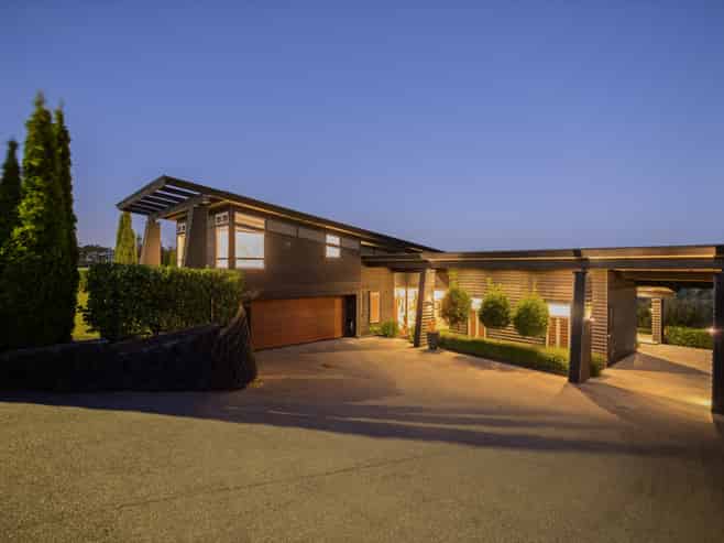 105 Marlborough Ridge Drive, Fairhall