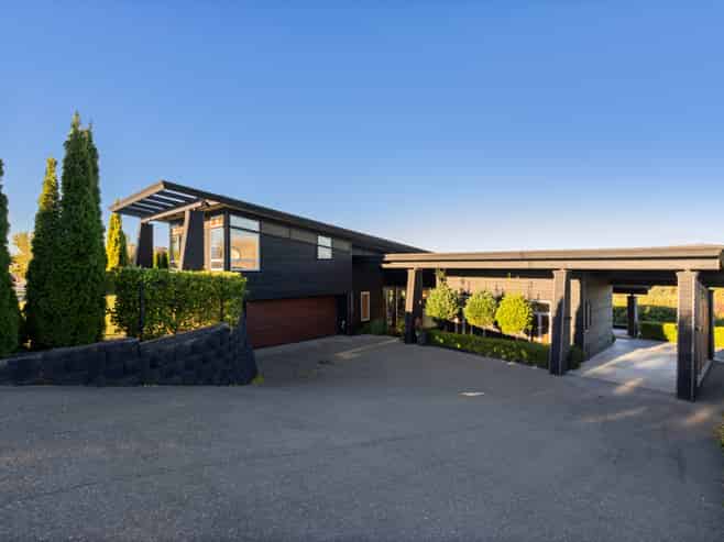 105 Marlborough Ridge Drive, Fairhall