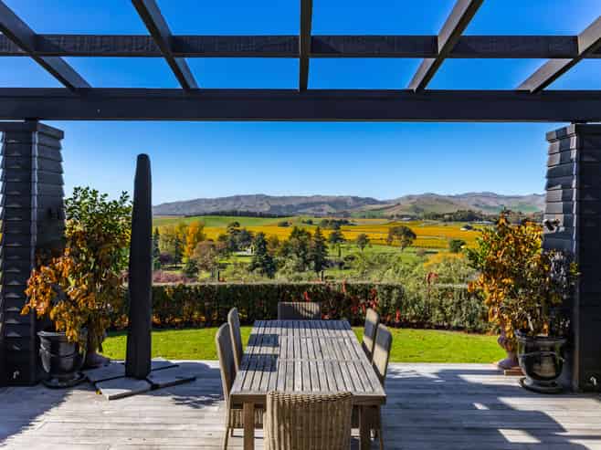 105 Marlborough Ridge Drive, Fairhall