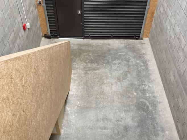 56sqm with roller door