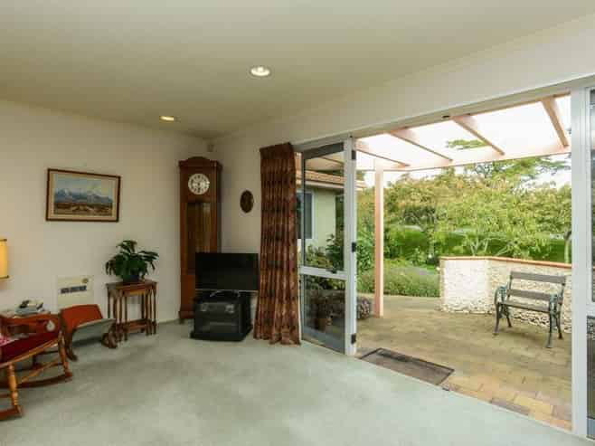 1/35 Busby Hill, Havelock North