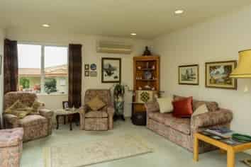 1/35 Busby Hill, Havelock North