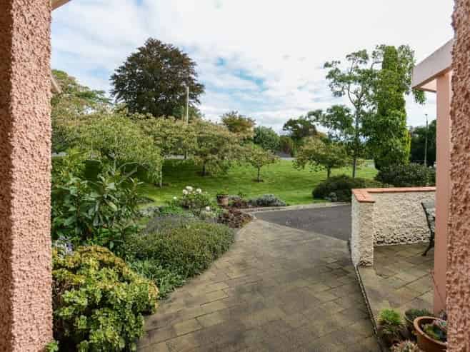 1/35 Busby Hill, Havelock North