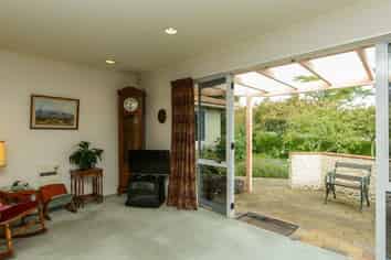 1/35 Busby Hill, Havelock North