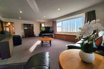 736 State Highway 7, Dobson