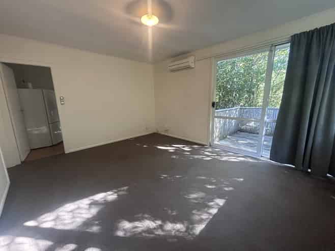 A/4 Chaucer Way, Karori