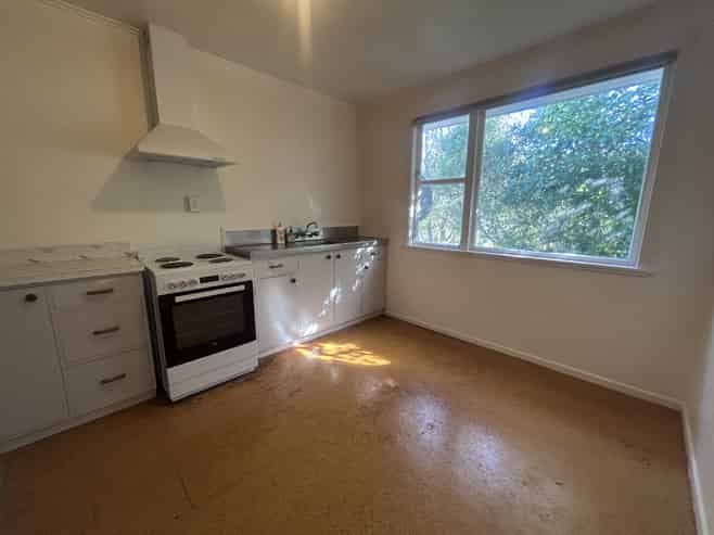 A/4 Chaucer Way, Karori