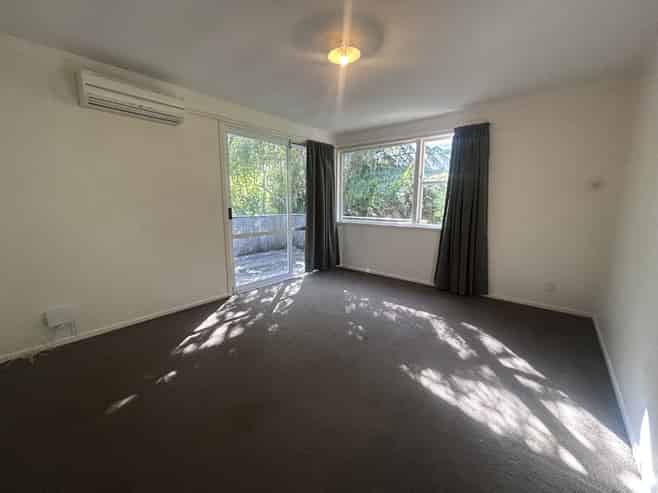 A/4 Chaucer Way, Karori