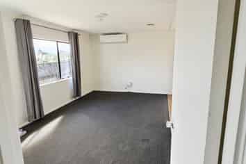 16B Waterview Road West, Takanini