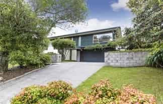 2/36 Coronation Road, Epsom