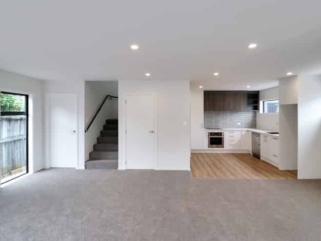 B/137 Whites Line East, Waiwhetu