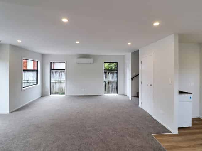 B/137 Whites Line East, Waiwhetu