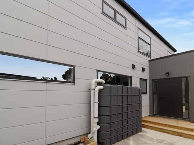 C/137 Whites Line East, Waiwhetu