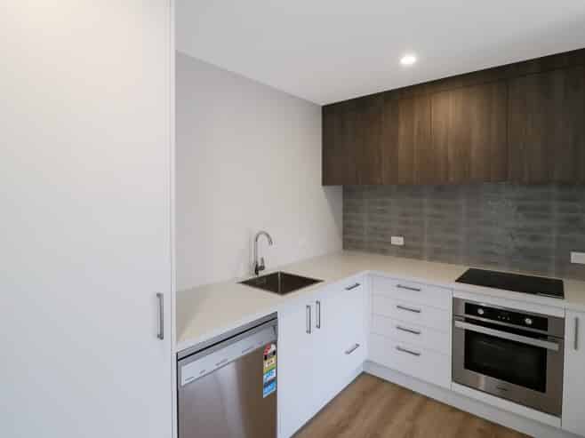 C/137 Whites Line East, Waiwhetu