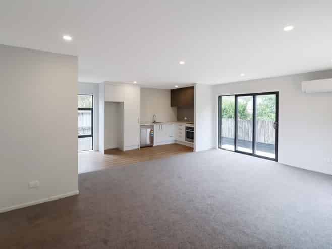 C/137 Whites Line East, Waiwhetu