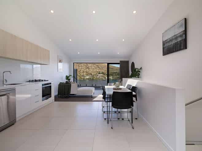 11 Highlands Close, Queenstown Hill