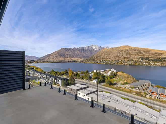 11 Highlands Close, Queenstown Hill