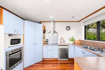 24 Titiro Moana Road, Korokoro