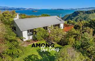 24 Titiro Moana Road, Korokoro