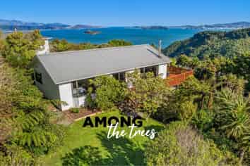 24 Titiro Moana Road, Korokoro