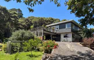 274 Scenic Drive, Titirangi