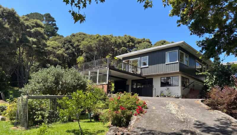 274 Scenic Drive, Titirangi