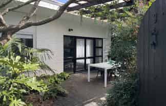 3/13 Alexander Street , Avenues