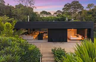 1 Huruhi Road, Oneroa
