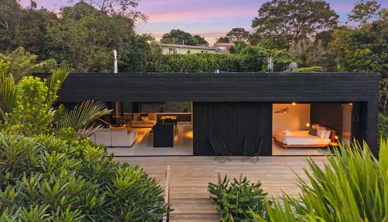 1 Huruhi Road, Oneroa