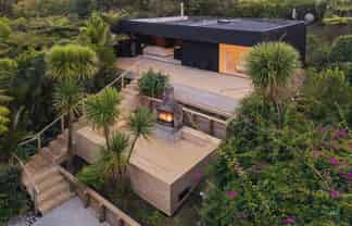 1 Huruhi Road, Oneroa