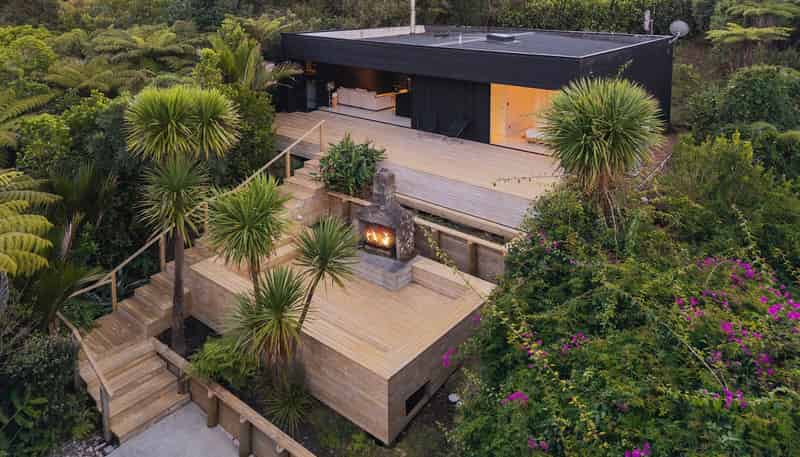 1 Huruhi Road, Oneroa