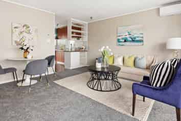 2/118 Lynwood Road, New Lynn