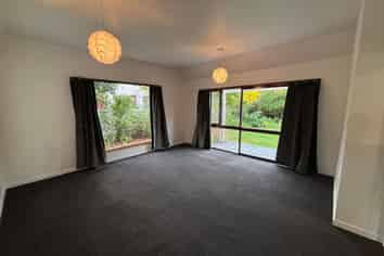 8A Braco Place, Burnside