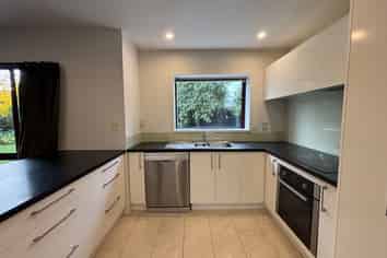 8A Braco Place, Burnside