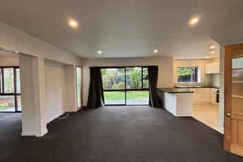 8A Braco Place, Burnside