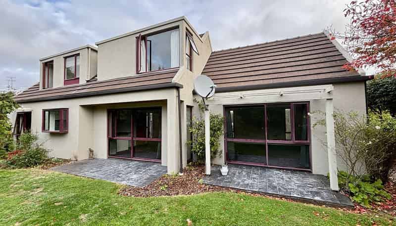 8A Braco Place, Burnside