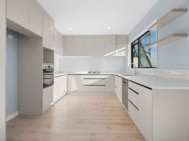 8 Taipahitini Road, Karaka