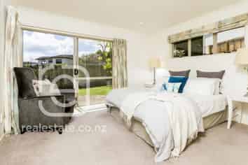 14 Denim Place, Albany