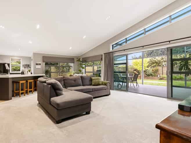 10 Tallentire Crescent, Huntington