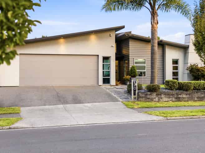 10 Tallentire Crescent, Huntington