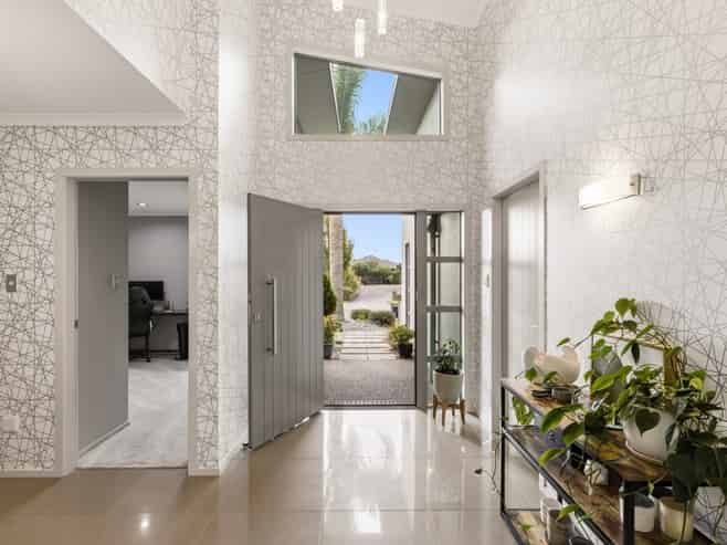 10 Tallentire Crescent, Huntington