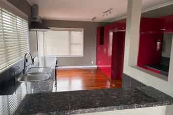 124 Whangaparaoa Road, Red Beach