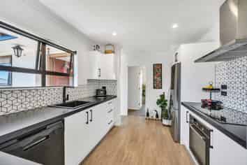27 McKeefry Avenue, Greenmeadows