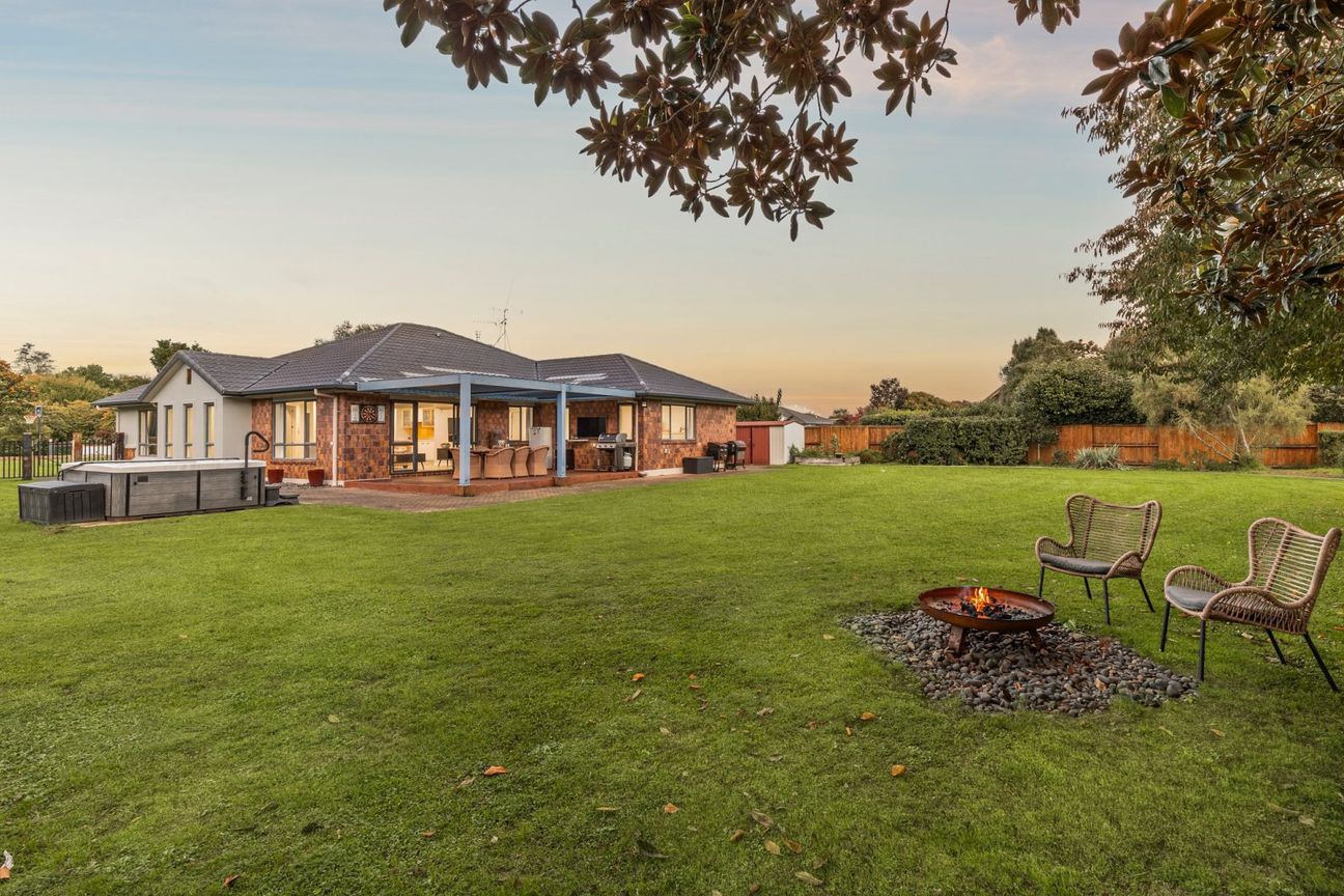 Tranquil half-acre haven near town! - Widok 2